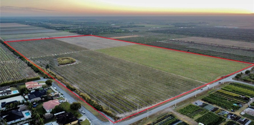 Land in Homestead, Florida № 2080710