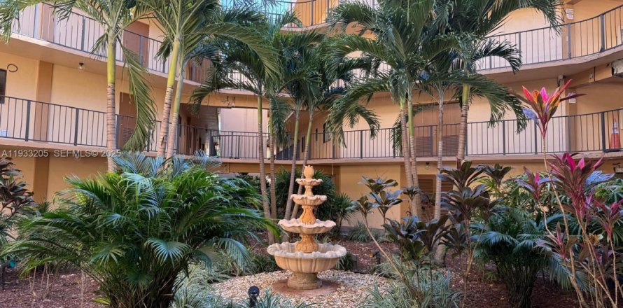 Condo in Miami, Florida, 2 bedrooms  № 1994103