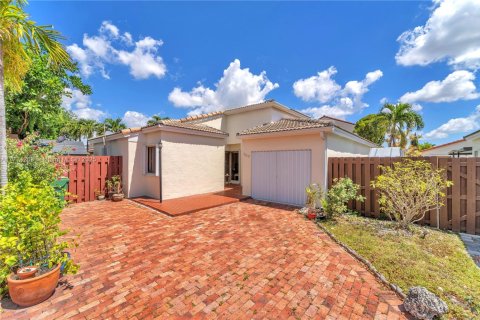 House in Miami, Florida 4 bedrooms, 130.81 sq.m. № 1692648 - photo 29