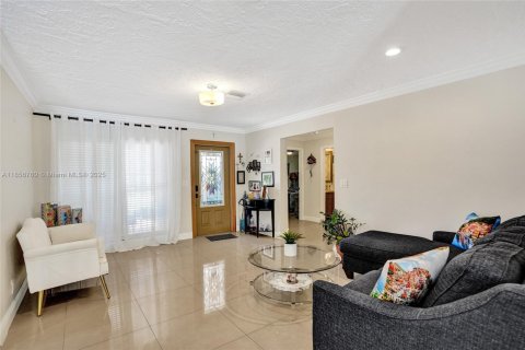 House in Coral Springs, Florida 4 bedrooms, 171.78 sq.m. № 1882198 - photo 20