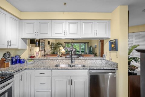 Copropriété à vendre à Tampa, Floride: 2 chambres, 104.14 m2 № 2406303 - photo 6