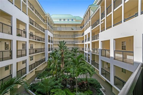 Copropriété à vendre à Tampa, Floride: 2 chambres, 104.14 m2 № 2406303 - photo 4