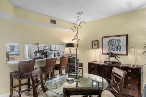 Copropriété à vendre à Tampa, Floride: 2 chambres, 104.14 m2 № 2406303 - photo 11