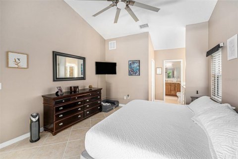 House in Palm Harbor, Florida 4 bedrooms, 203.83 sq.m. № 1854619 - photo 13