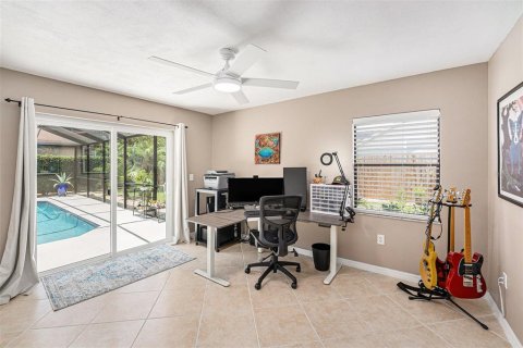 House in Palm Harbor, Florida 4 bedrooms, 203.83 sq.m. № 1854619 - photo 17