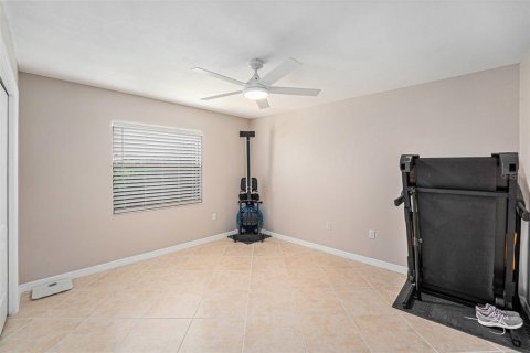 House in Palm Harbor, Florida 4 bedrooms, 203.83 sq.m. № 1854619 - photo 19
