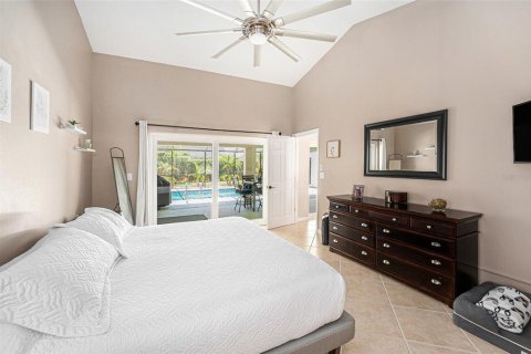 House in Palm Harbor, Florida 4 bedrooms, 203.83 sq.m. № 1854619 - photo 12