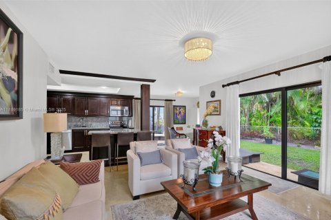 House in Coral Gables, Florida 3 bedrooms, 276.66 sq.m. № 1964743 - photo 21