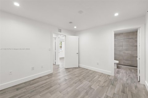 Propiedad comercial en venta en Miami, Florida, 213.68 m2 № 1367478 - foto 15