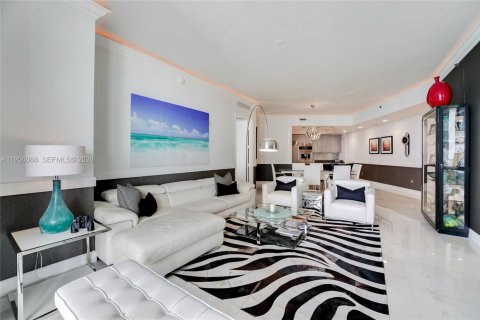 Купить кондоминиум в Санни-Айлс-Бич, Флорида 3 спальни, 182.27м2, № 2009965 - фото 4