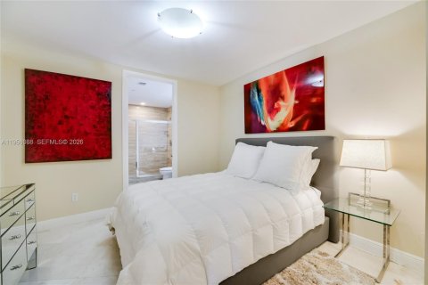 Купить кондоминиум в Санни-Айлс-Бич, Флорида 3 спальни, 182.27м2, № 2009965 - фото 20