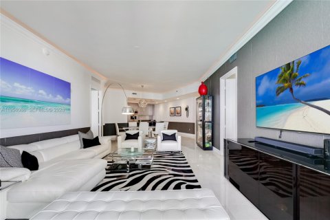 Купить кондоминиум в Санни-Айлс-Бич, Флорида 3 спальни, 182.27м2, № 2009965 - фото 5