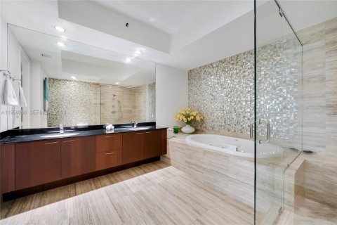 Купить кондоминиум в Санни-Айлс-Бич, Флорида 3 спальни, 182.27м2, № 2009965 - фото 15