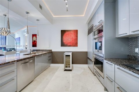 Купить кондоминиум в Санни-Айлс-Бич, Флорида 3 спальни, 182.27м2, № 2009965 - фото 9