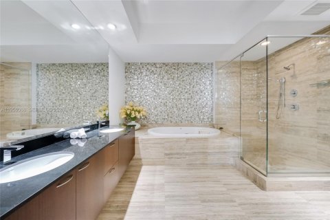 Купить кондоминиум в Санни-Айлс-Бич, Флорида 3 спальни, 182.27м2, № 2009965 - фото 14