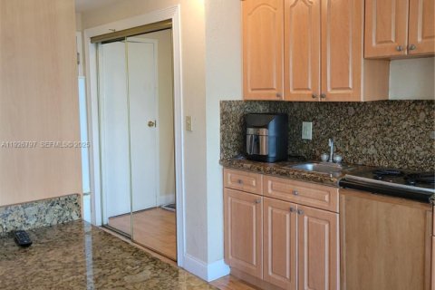 Condominio en venta en Coral Gables, Florida, 39.02 m2 № 1986652 - foto 3