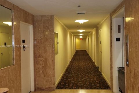 Condominio en venta en Coral Gables, Florida, 39.02 m2 № 1986652 - foto 12