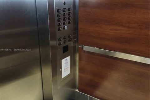 Condominio en venta en Coral Gables, Florida, 39.02 m2 № 1986652 - foto 14