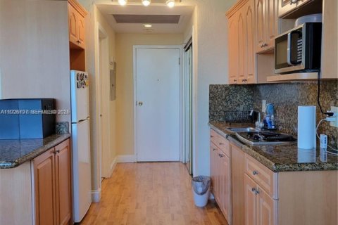 Condominio en venta en Coral Gables, Florida, 39.02 m2 № 1986652 - foto 2