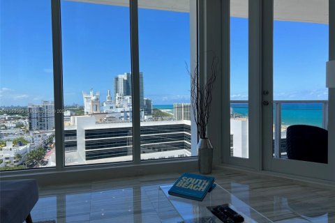 Condominio en alquiler en Miami Beach, Florida, 2 dormitorios, 138.42 m2 № 2018990 - foto 4