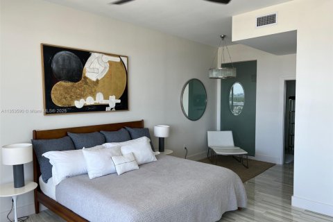 Condominio en alquiler en Miami Beach, Florida, 2 dormitorios, 138.42 m2 № 2018990 - foto 23