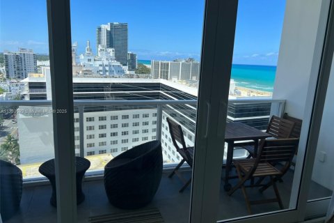 Condominio en alquiler en Miami Beach, Florida, 2 dormitorios, 138.42 m2 № 2018990 - foto 27