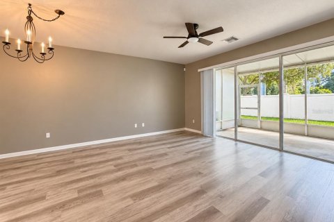 Touwnhouse à louer à Riverview, Floride: 3 chambres, 152.73 m2 № 2383835 - photo 6