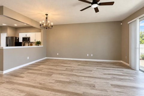 Touwnhouse à louer à Riverview, Floride: 3 chambres, 152.73 m2 № 2383835 - photo 5