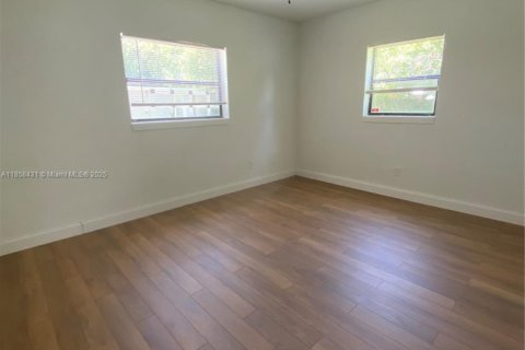 Casa en venta en North Miami Beach, Florida, 4 dormitorios, 154.4 m2 № 1882650 - foto 5
