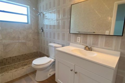 Casa en venta en North Miami Beach, Florida, 4 dormitorios, 154.4 m2 № 1882650 - foto 18