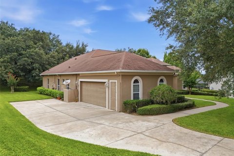 Villa ou maison à vendre à Clermont, Floride: 4 chambres, 322.37 m2 № 2283583 - photo 2