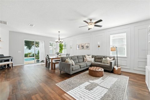 House in Melbourne, Florida 4 bedrooms, 184.23 sq.m. № 1919646 - photo 8
