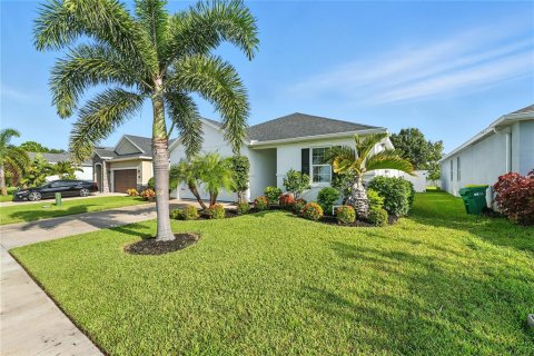 House in Melbourne, Florida 4 bedrooms, 184.23 sq.m. № 1919646 - photo 5