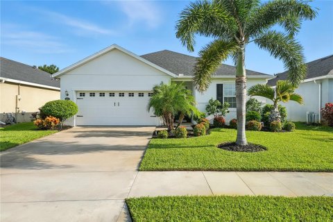 House in Melbourne, Florida 4 bedrooms, 184.23 sq.m. № 1919646 - photo 1