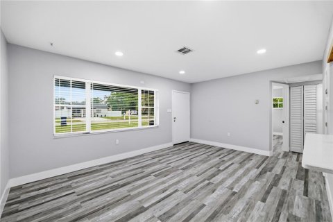 Villa ou maison à vendre à Tampa, Floride: 3 chambres, 201.13 m2 № 2277500 - photo 8