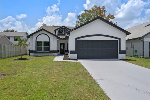 House in Orlando, Florida 3 bedrooms, 145.48 sq.m. № 1778138 - photo 1