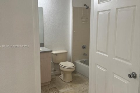 Condo in North Lauderdale, Florida, 2 bedrooms  № 2068181 - photo 19