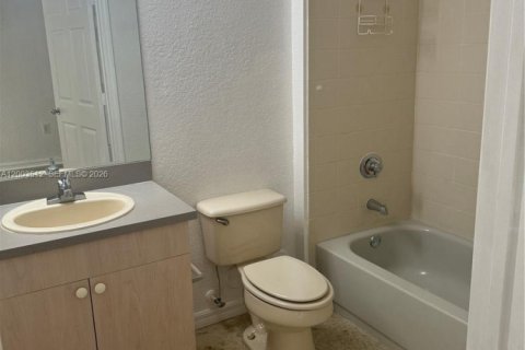 Condo in North Lauderdale, Florida, 2 bedrooms  № 2068181 - photo 22