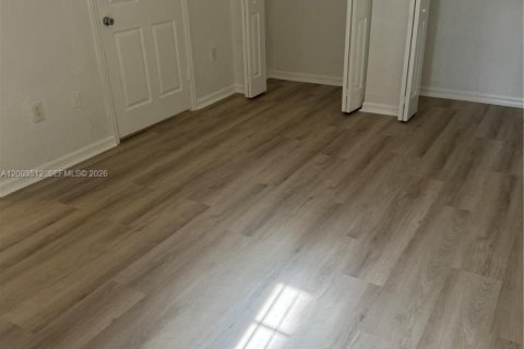 Condo in North Lauderdale, Florida, 2 bedrooms  № 2068181 - photo 18