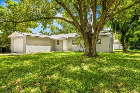 House in Saint Petersburg, Florida 3 bedrooms, 107.95 sq.m. № 1894321 - photo 3