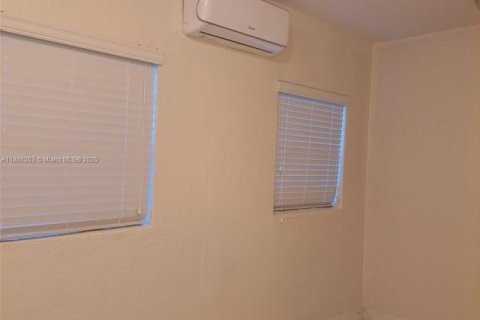 Commercial property in Miami, Florida 123.37 sq.m. № 1957907 - photo 7