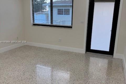 Снять в аренду виллу или дом в Майами, Флорида 2 спальни, 139.35м2, № 2038523 - фото 8