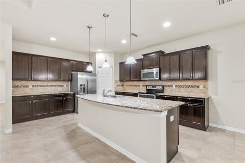 Villa ou maison à vendre à Valrico, Floride: 4 chambres, 225.38 m2 № 2395745 - photo 3