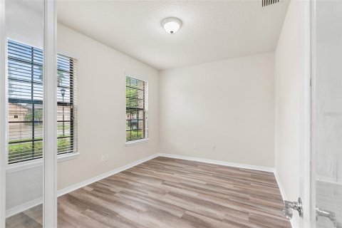 Villa ou maison à vendre à Valrico, Floride: 4 chambres, 225.38 m2 № 2395745 - photo 2