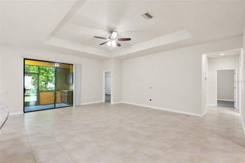 Villa ou maison à vendre à Valrico, Floride: 4 chambres, 225.38 m2 № 2395745 - photo 5