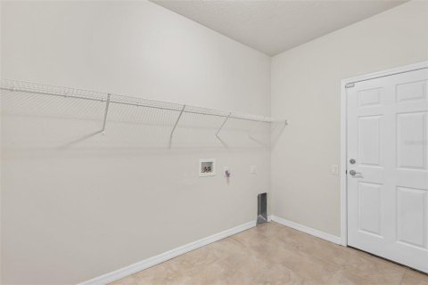 Villa ou maison à vendre à Valrico, Floride: 4 chambres, 225.38 m2 № 2395745 - photo 14