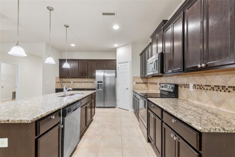 Villa ou maison à vendre à Valrico, Floride: 4 chambres, 225.38 m2 № 2395745 - photo 4