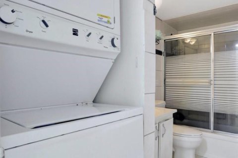 Condo in Lauderhill, Florida, 2 bedrooms № 2245385 - photo 17