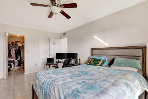 Condo in Lauderhill, Florida, 2 bedrooms № 2245385 - photo 20