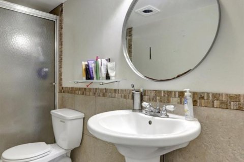 Condo in Lauderhill, Florida, 2 bedrooms № 2245385 - photo 22